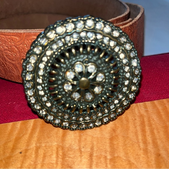 Fossil bling BELT Tan Brown FLORAL Tooled LEATHER Medallion Buckle Fits 35-39”Lg - Picture 9 of 15